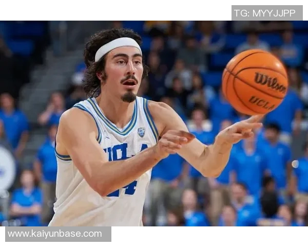 阿德巴约盛赞哈克斯实力非凡期待他争夺最佳第六人荣誉